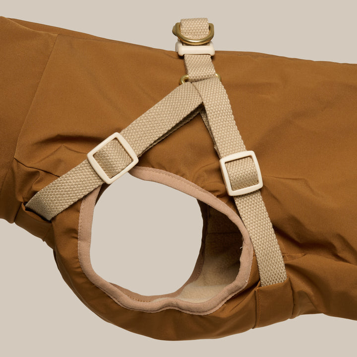 Hundejakke med sele der kan justeres