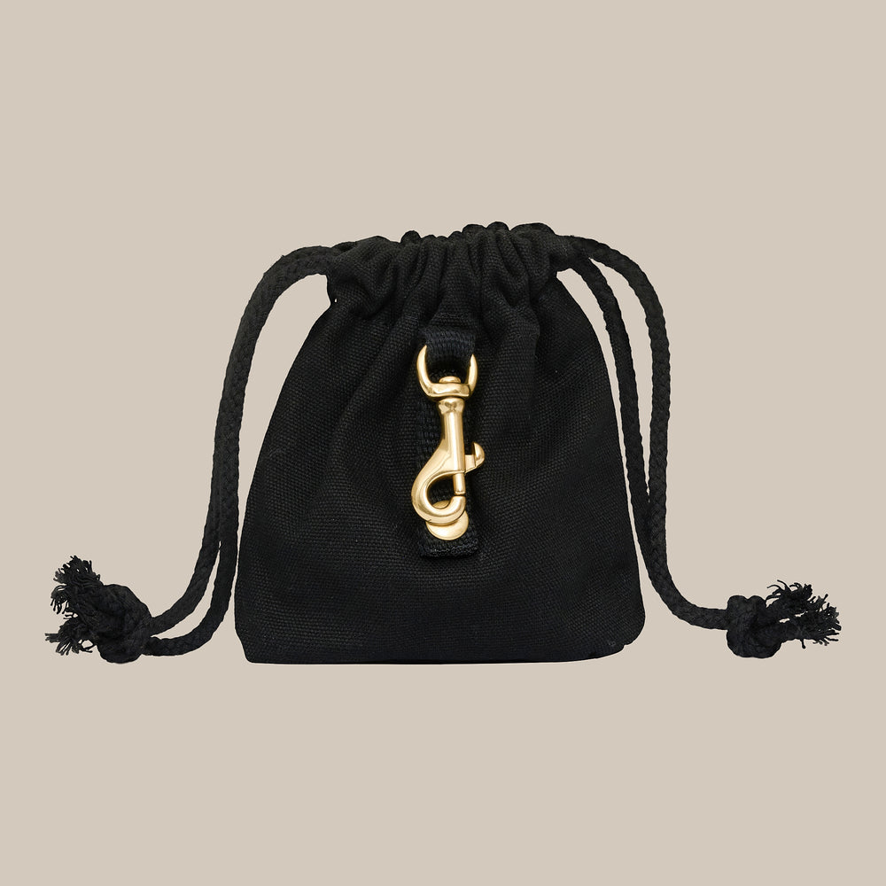 Sort godbidstaske med karabinhage